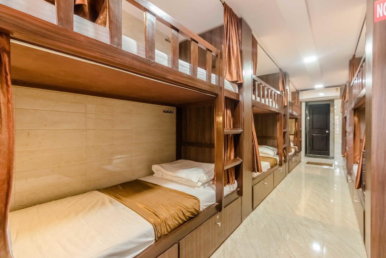 Awesome Dormitory - Men Only Мумбаи Экстерьер фото