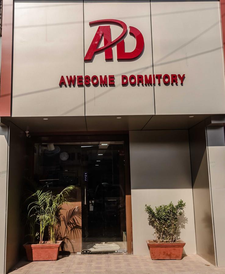 Awesome Dormitory - Men Only Мумбаи Экстерьер фото